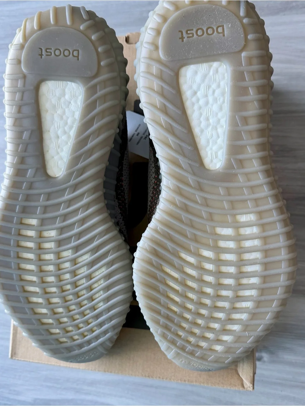 Brand NEW Adidas Yeezy Boost 350 V2 Beluga Reflective Size 10